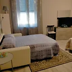 Zena Est